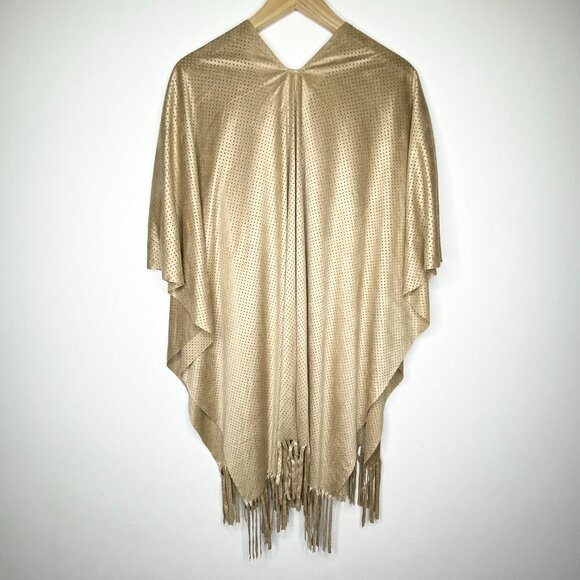 NWT Chicos Peyton Perforated Ruana Cover Arabian Camel One Size Tan Fringe Wrap - Picture 4 of 13